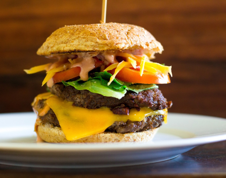 burger-4152013_1280 (1)